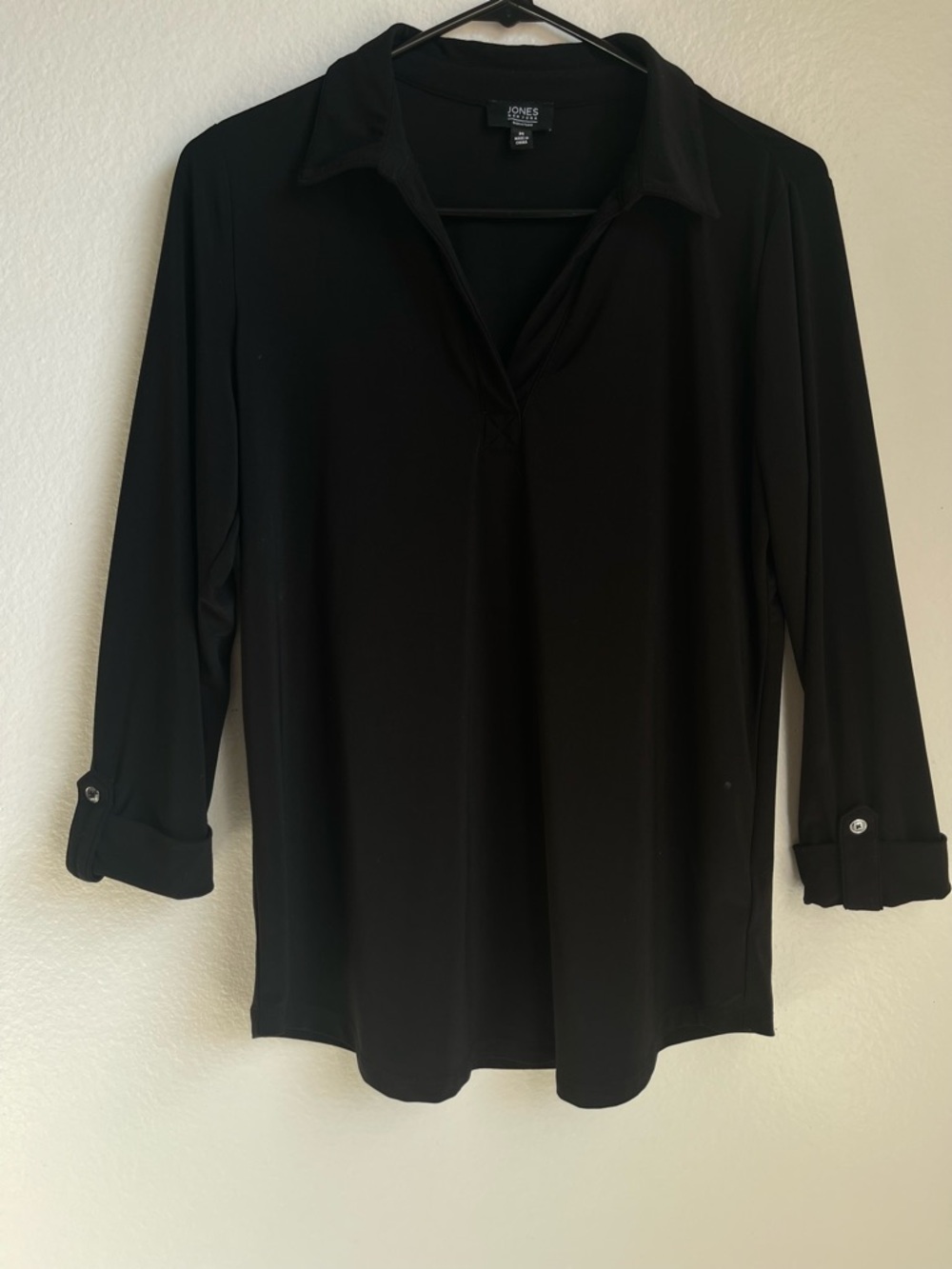Jones New York Signature Black V-Neck Roll-Tab Tunic Top Size M